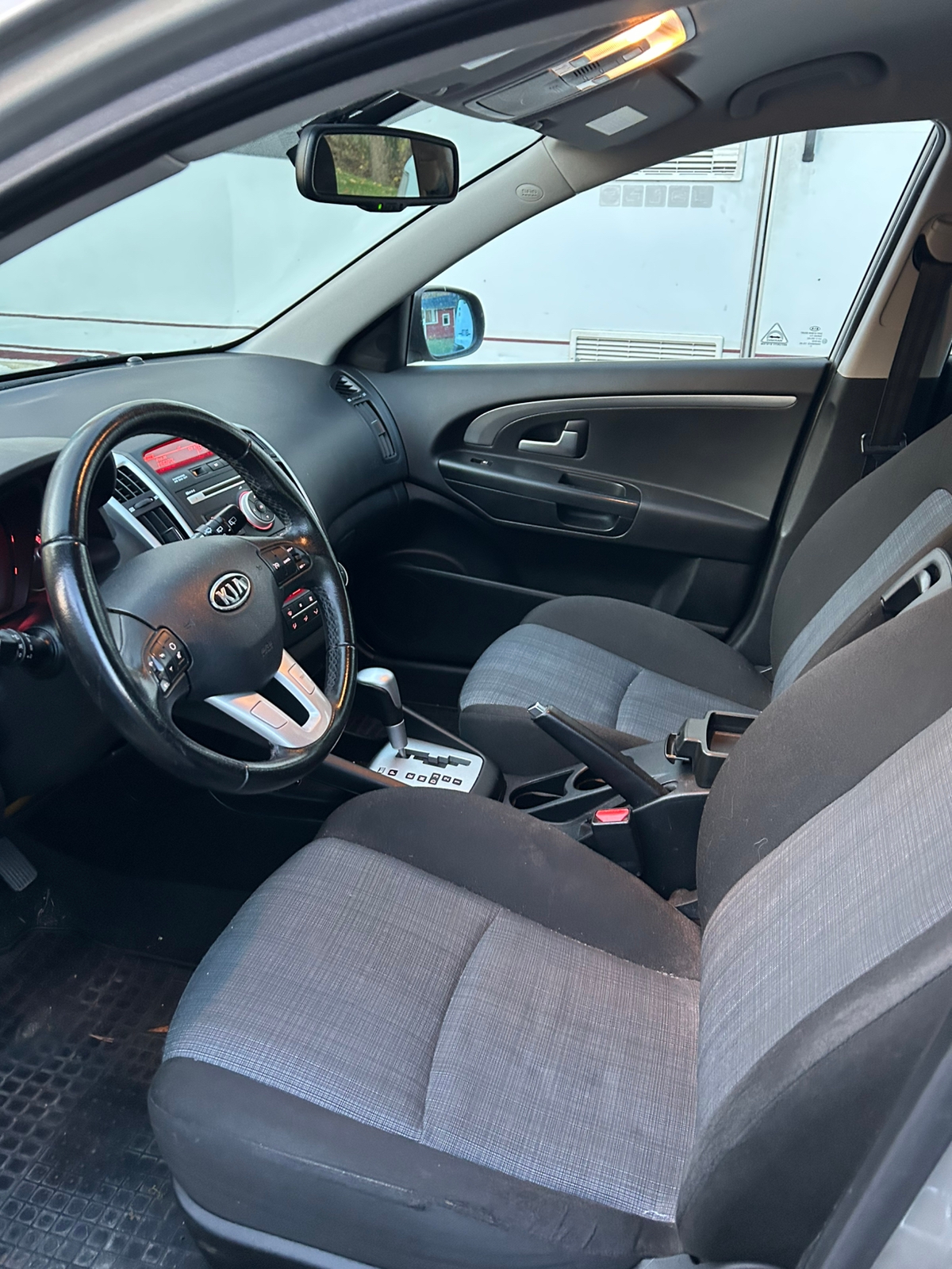 Kia Ceed 1.6 2010, bild 4/9