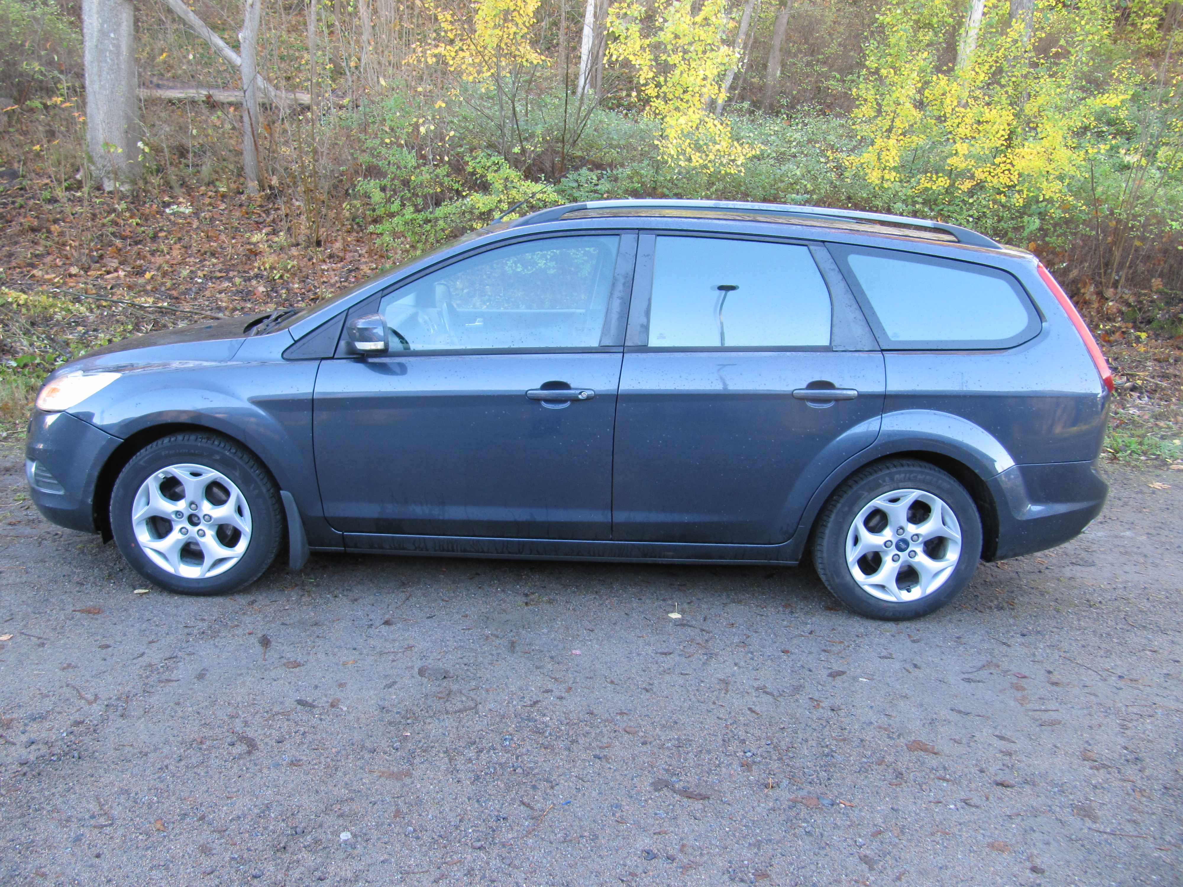 Ford Focus 1.6 TDCi DPF 2010, bild 2/10