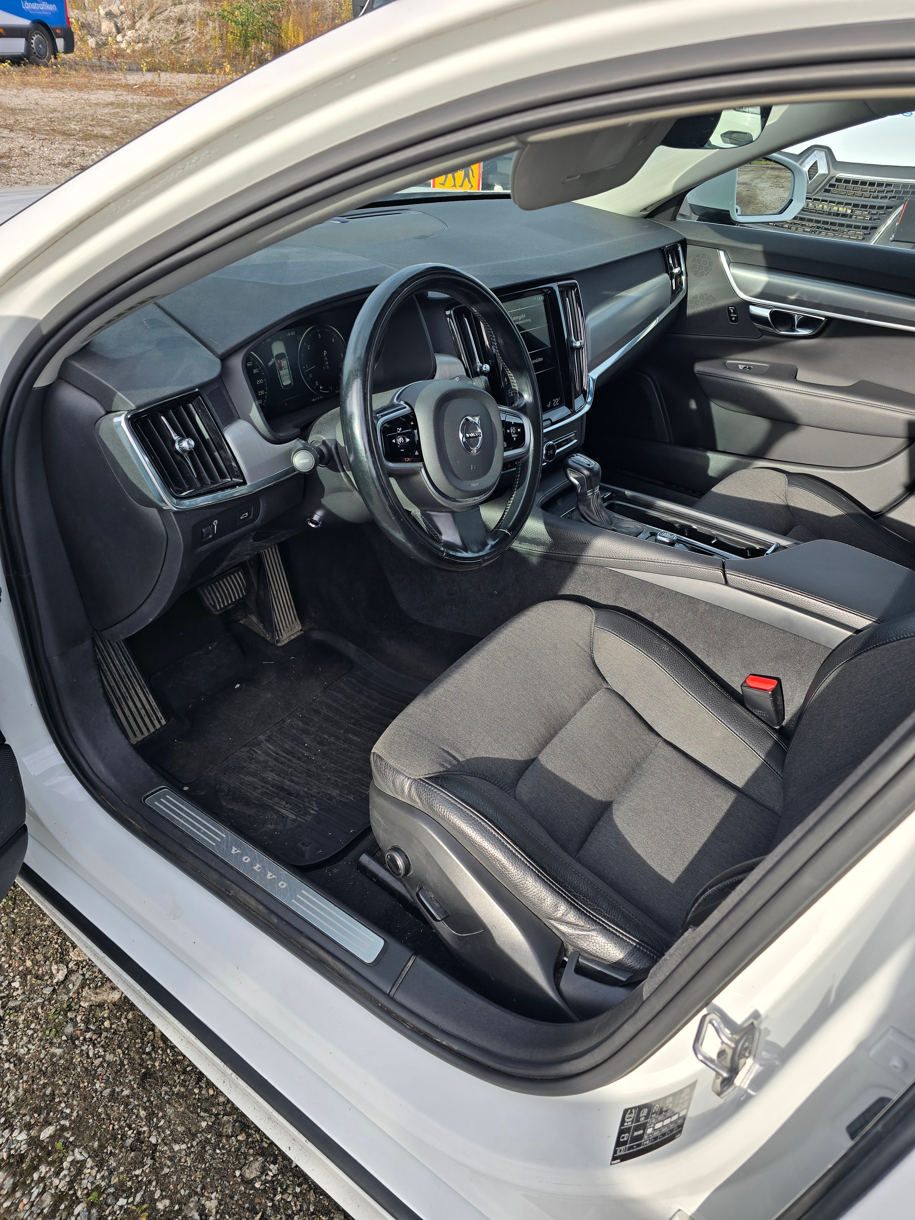 Volvo V90 D4 2020, bild 2/10