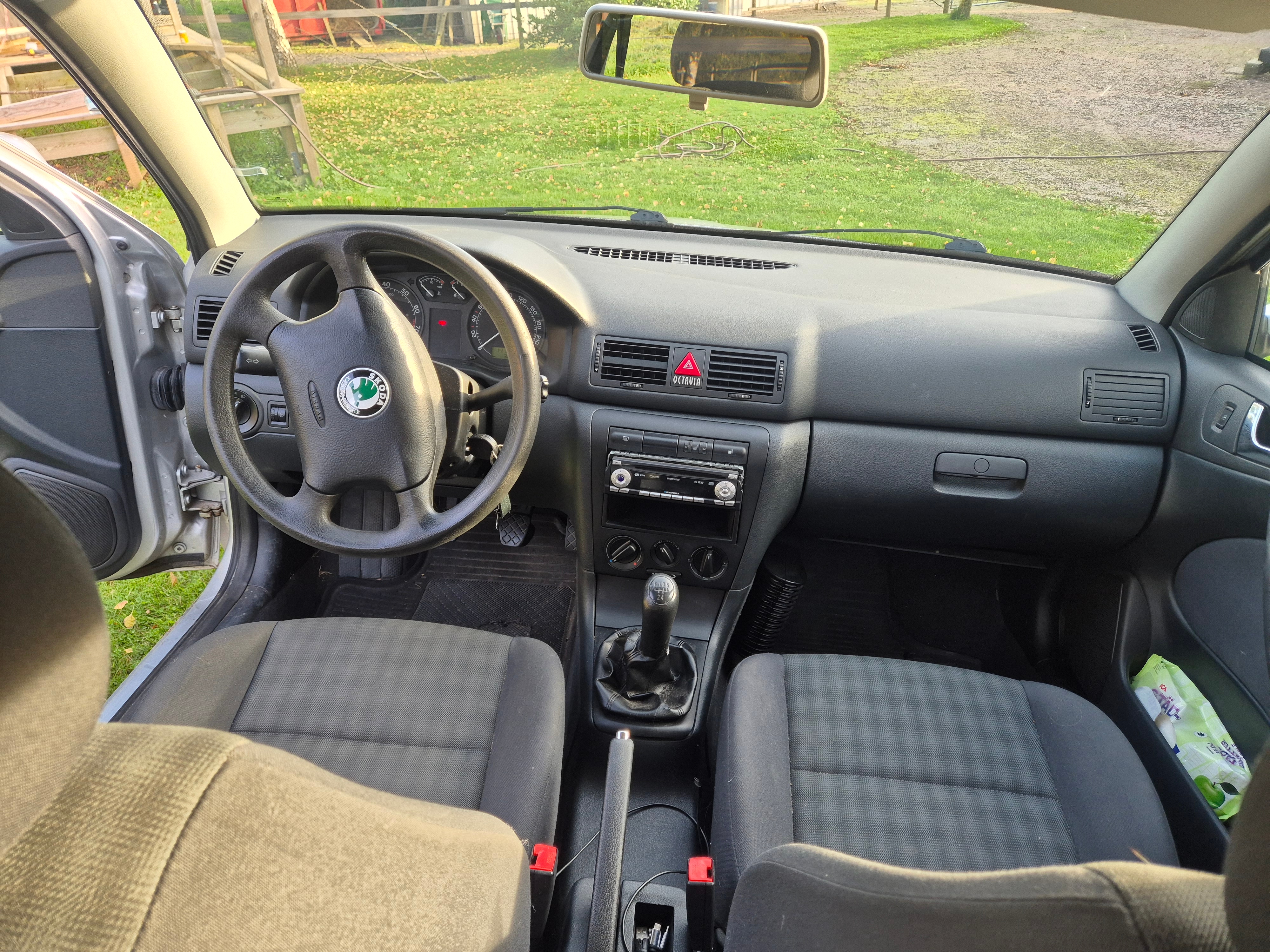 Skoda Octavia 1.6 Tour 2004, bild 6/10