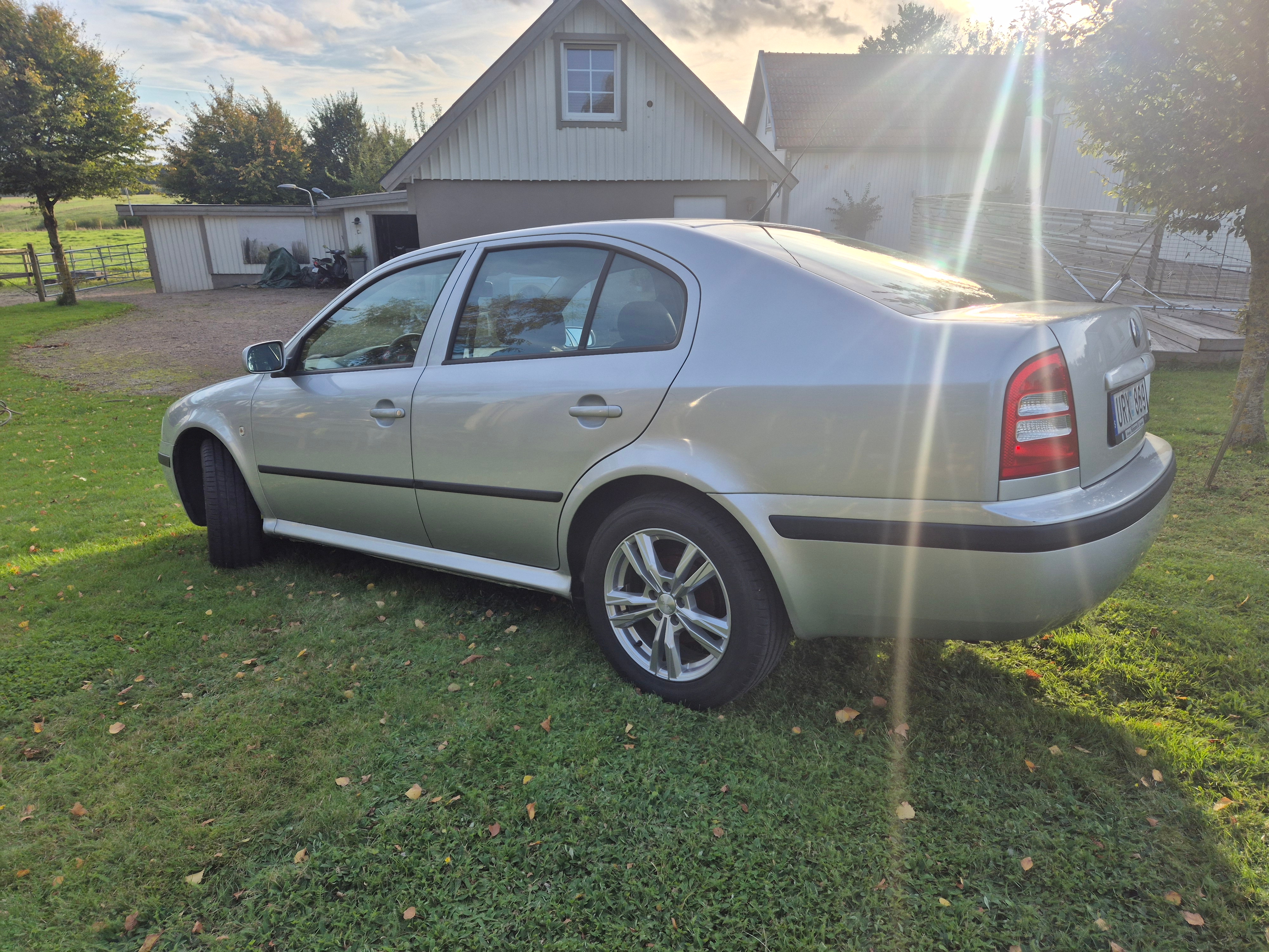Skoda Octavia 1.6 Tour 2004, bild 2/10