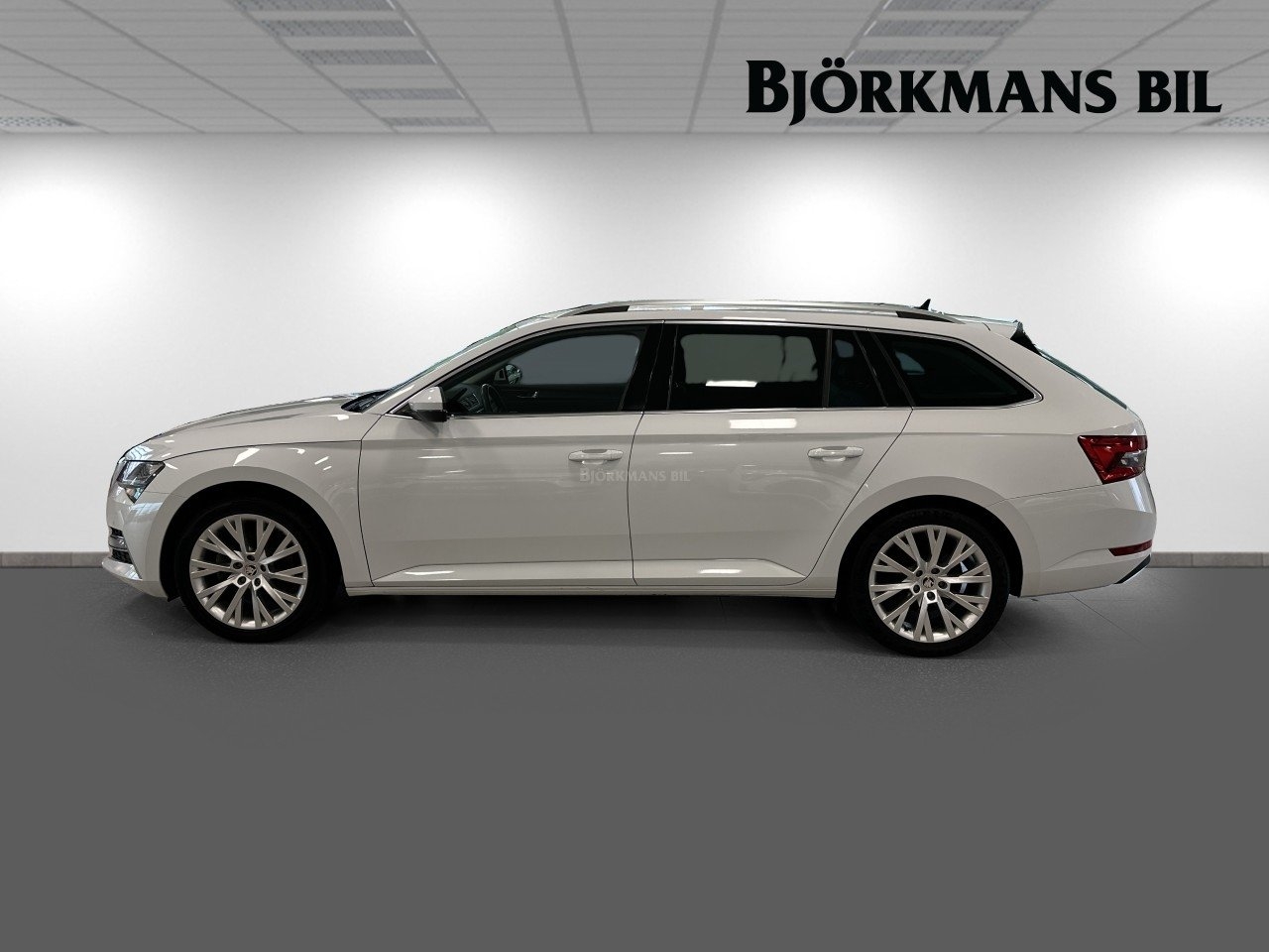 Skoda Superb 1.4 TSI iV Style Business 2023, photo 3/10