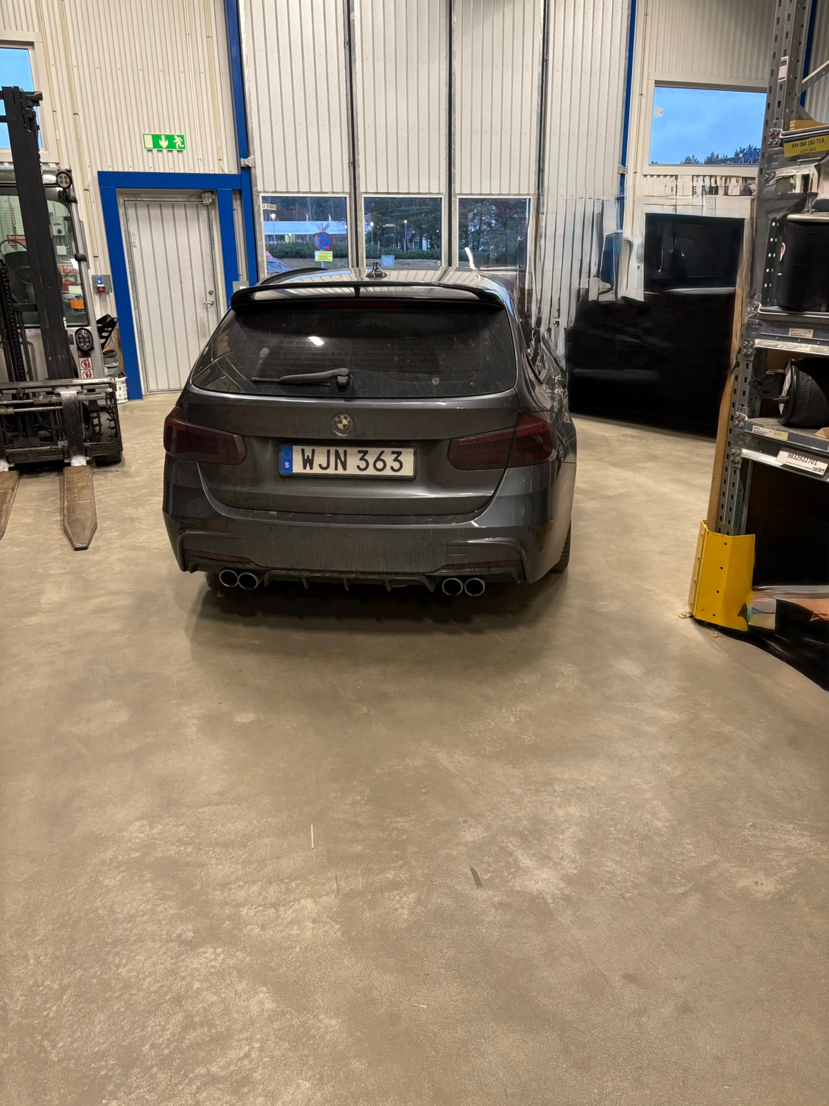 BMW 330i 2016, bild 3/3