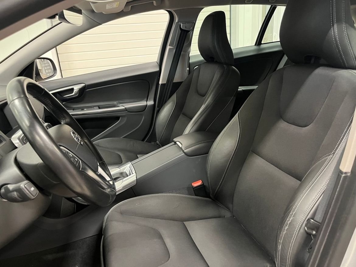 Volvo V60 D4 Momentum Classic 2018, bild 6/10