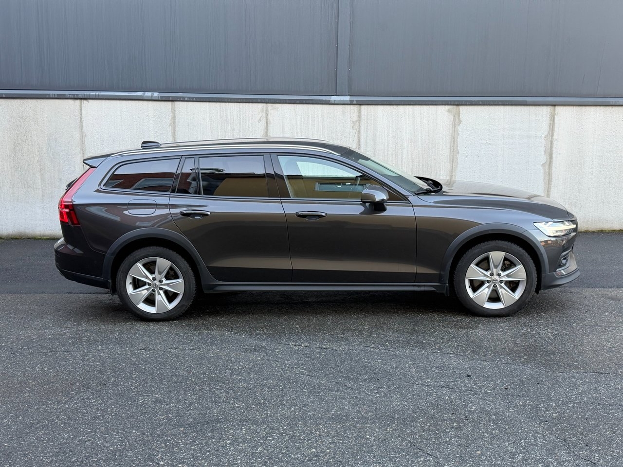 Volvo V60 B4 Diesel Plus 2023, bild 2/10