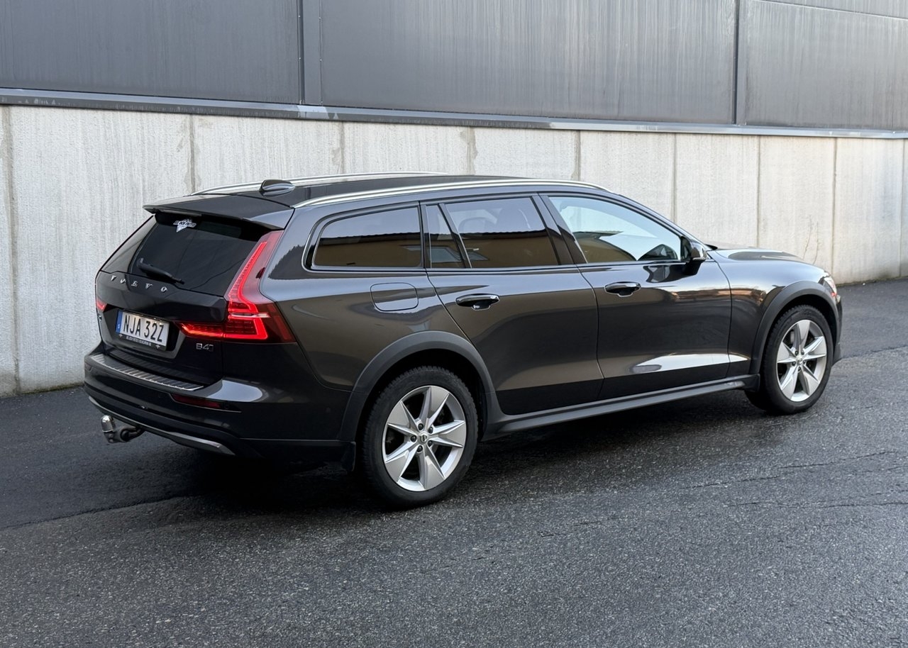 Volvo V60 B4 Diesel Plus 2023, bild 3/10