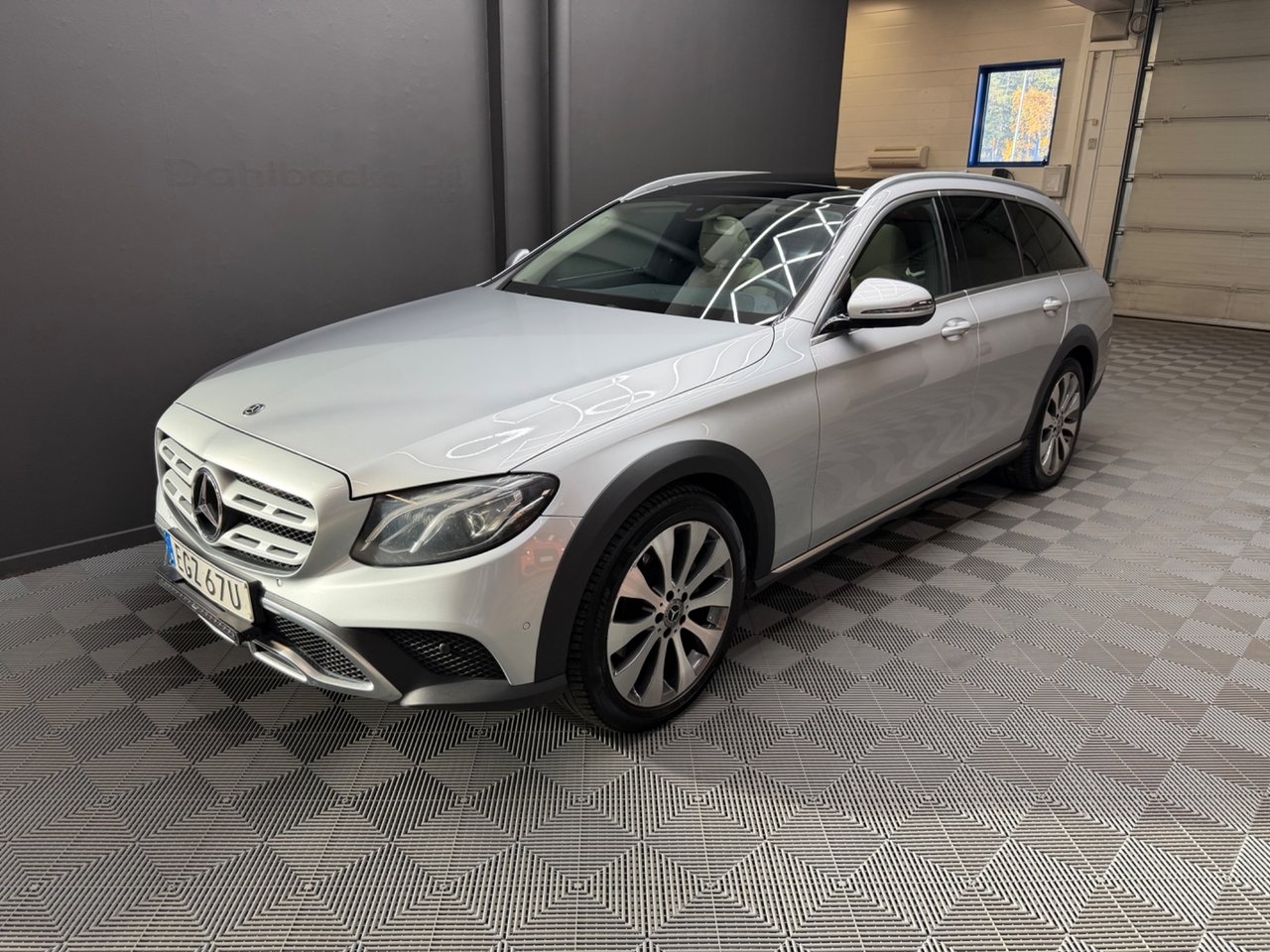 Mercedes-Benz E 220 d Avantgarde 2019, bild 2/10