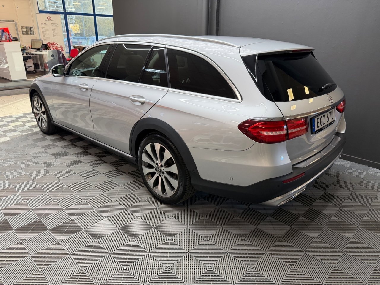 Mercedes-Benz E 220 d Avantgarde 2019, bild 5/10