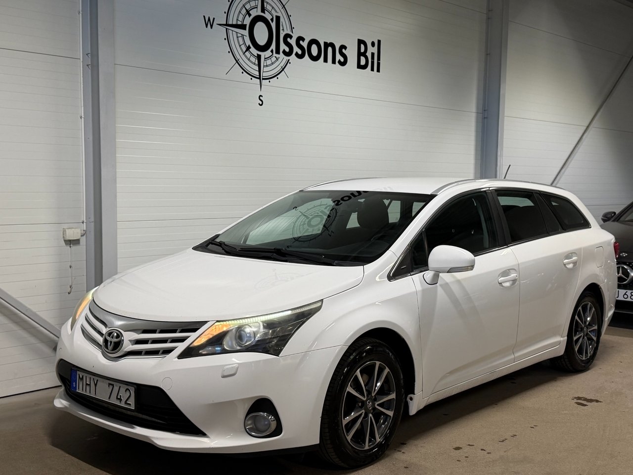 Toyota Avensis 2.0 D-4D Business 2012, bild 2/10