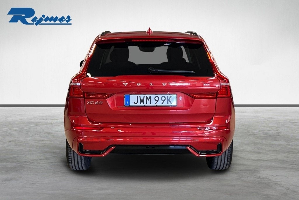 Volvo XC60 Plus Dark Edition 2024, bild 3/10