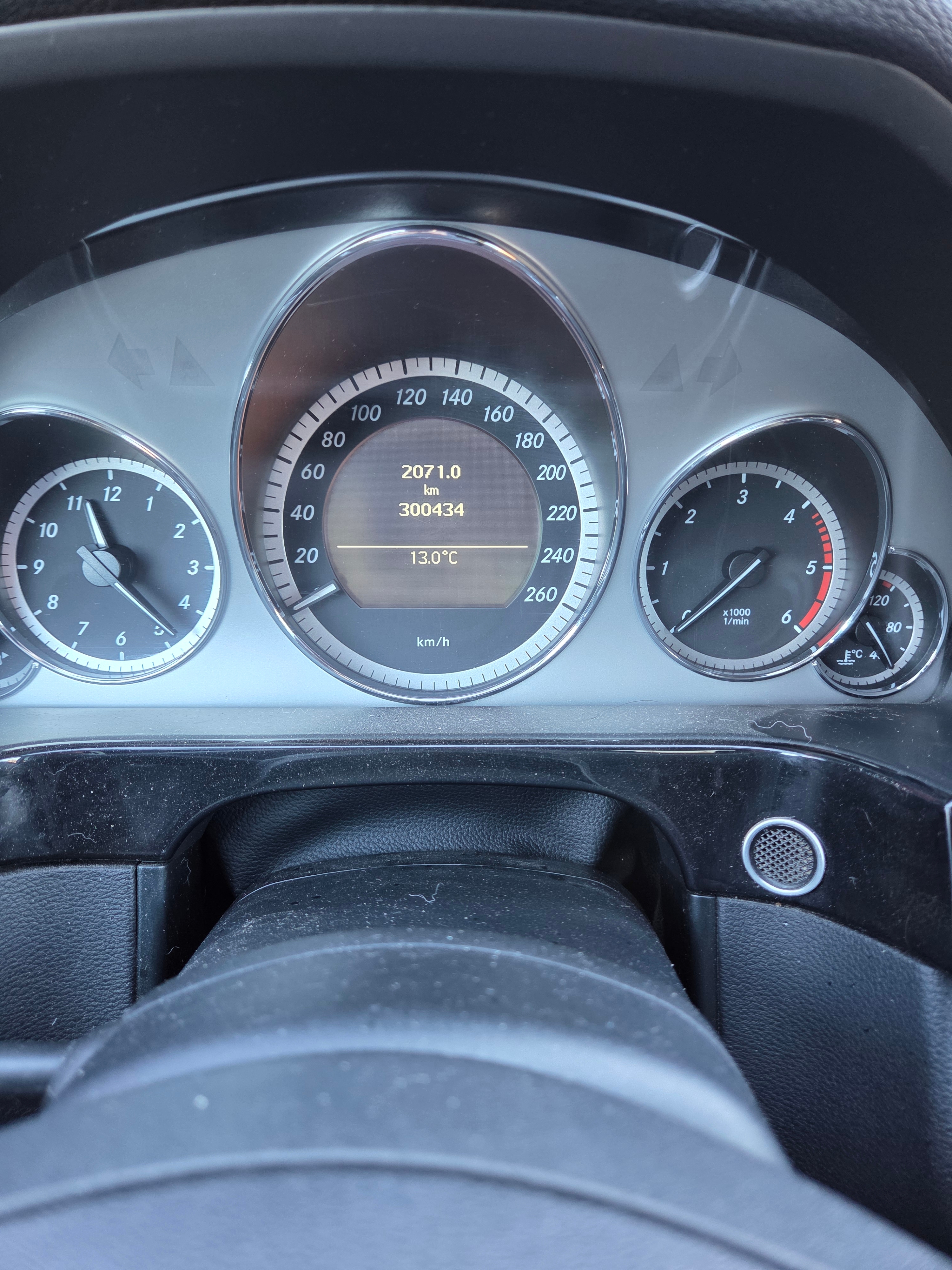 Mercedes-Benz E 200 CDI 2011, bild 6/7
