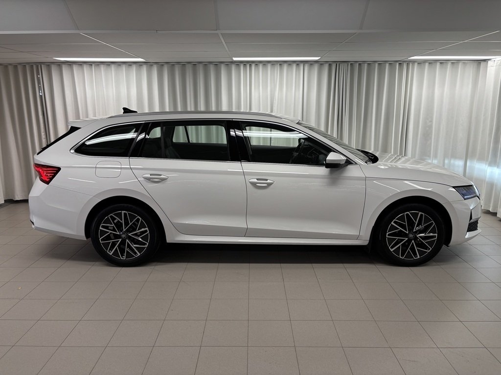 Skoda Octavia 1.5 TSI mHEV Selection 2025, bild 2/7