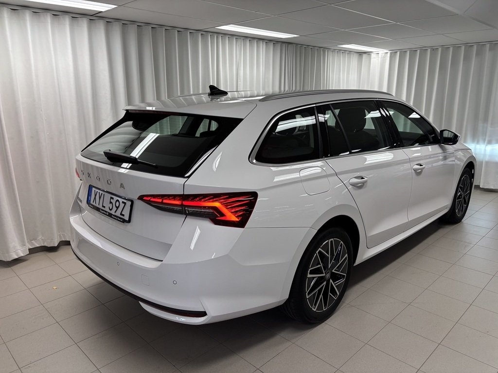 Skoda Octavia 1.5 TSI mHEV Selection 2025, bild 3/7