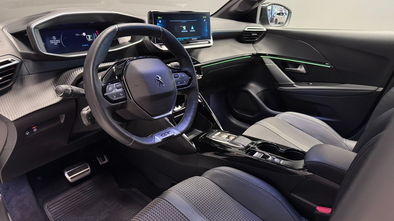 Peugeot e-208 136 GT 2023, bild 7/10