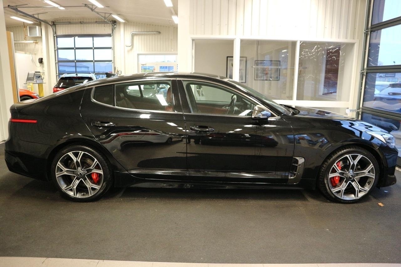 Kia Stinger 3.3 T-GDI V6 GT 2018, bild 2/10