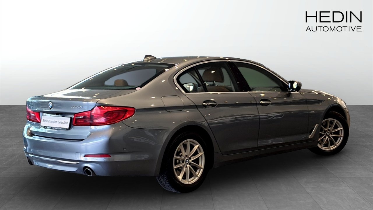 BMW 530i Luxury Line 2018, bild 2/9