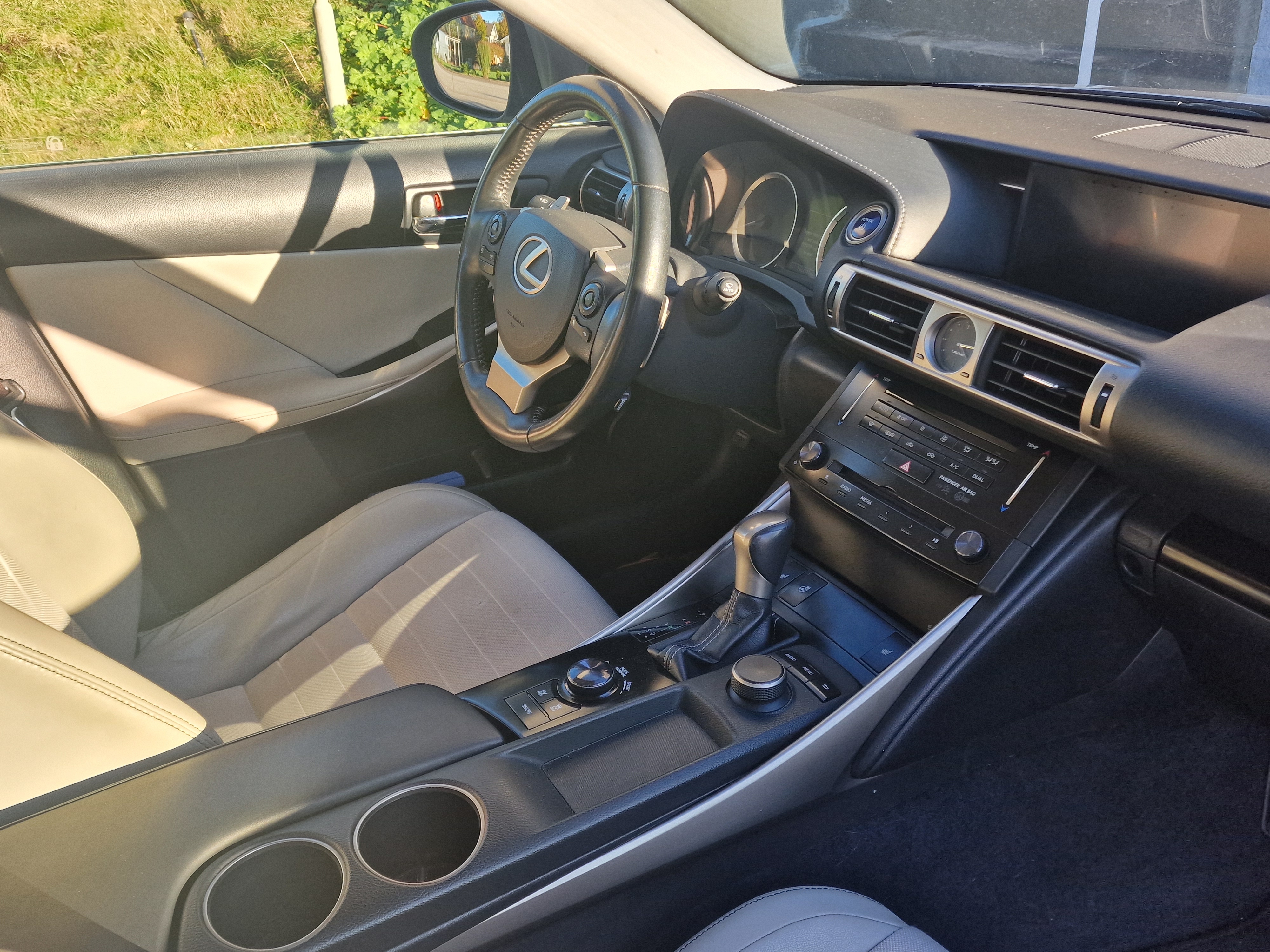 Lexus IS 300h 2014, bild 7/9