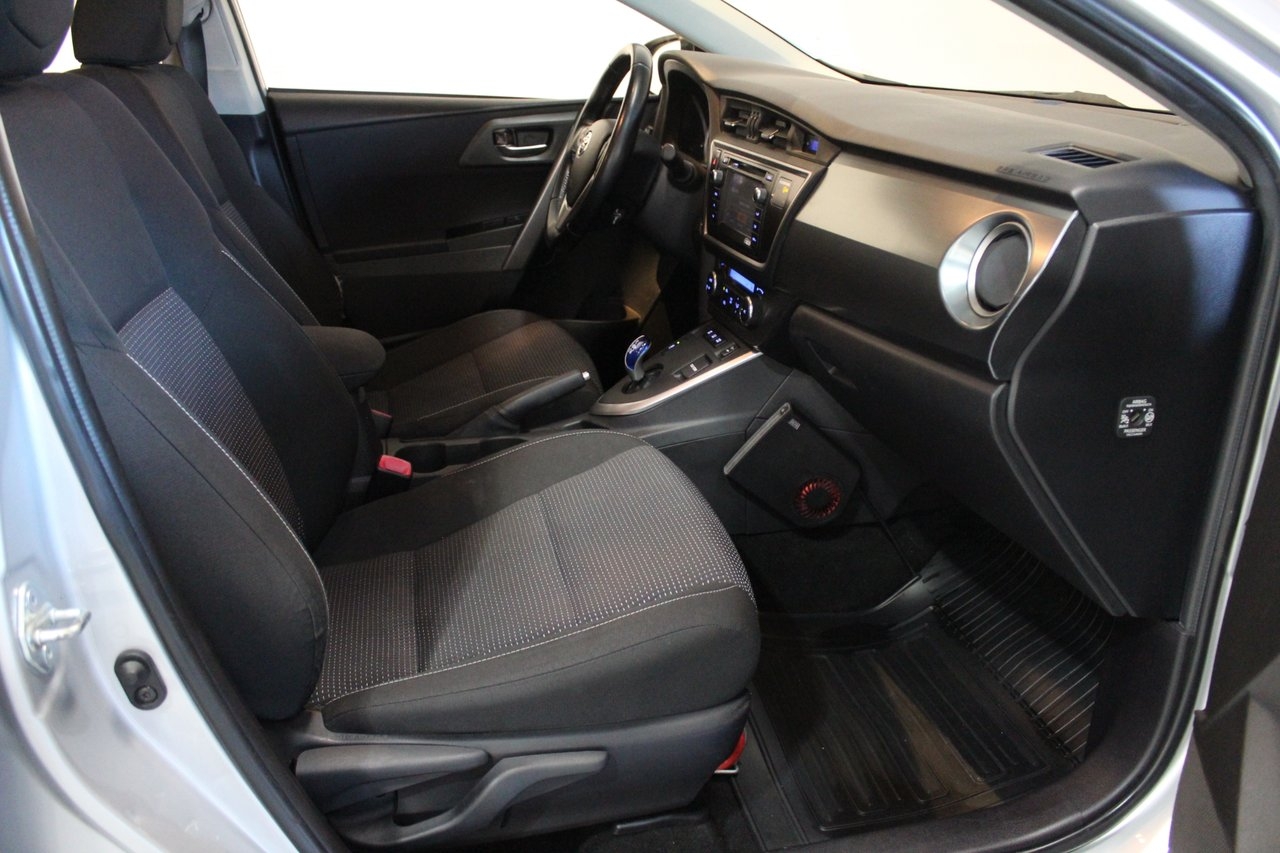 Toyota Auris 1.8 Hybrid Active 2014, bild 7/10
