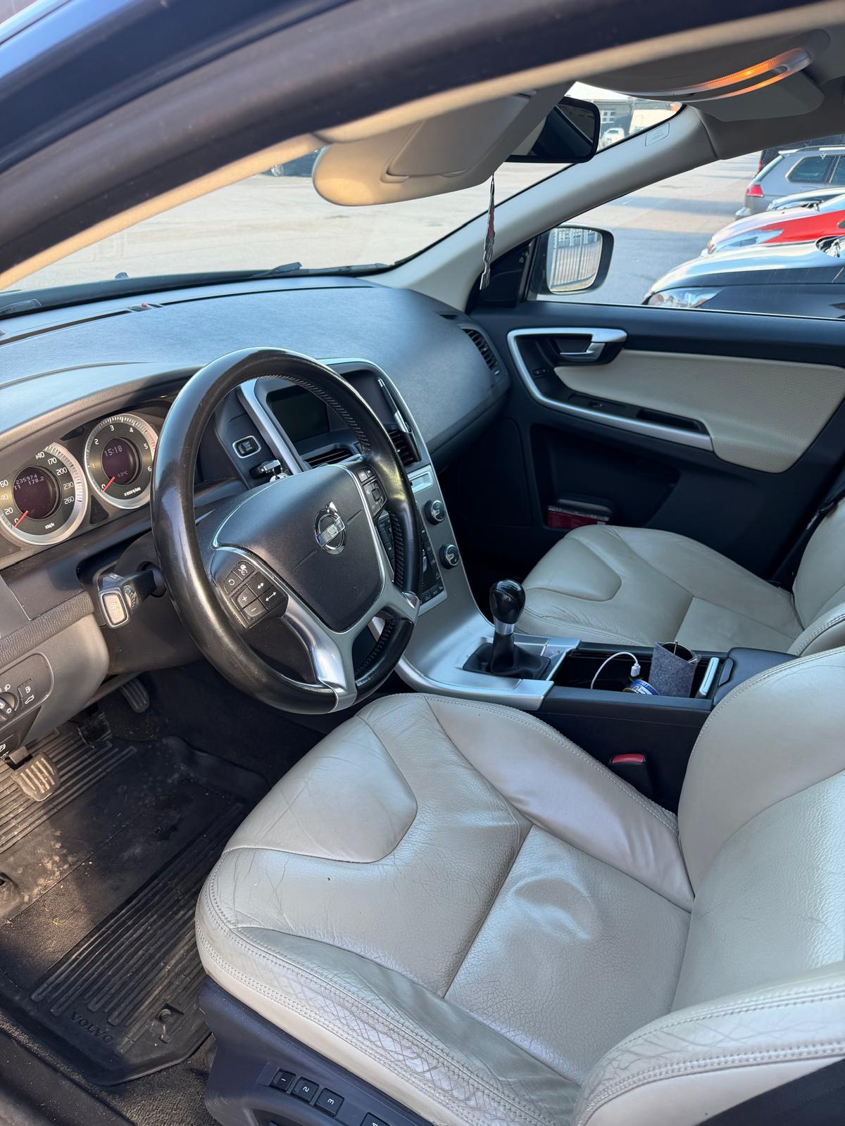 Volvo XC60 2011, bild 2/4