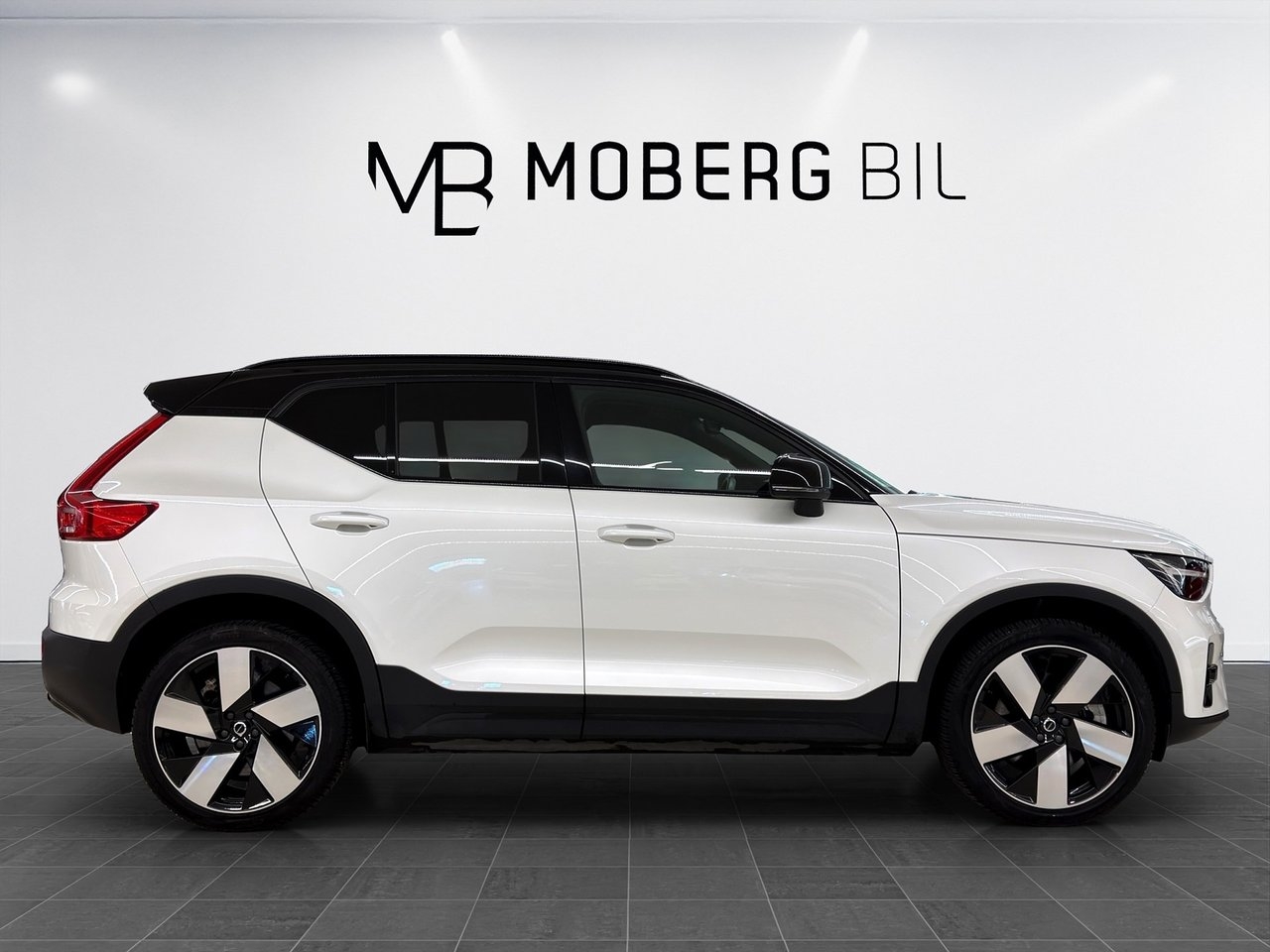 Volvo XC40 Plus Edition 2023, bild 4/10