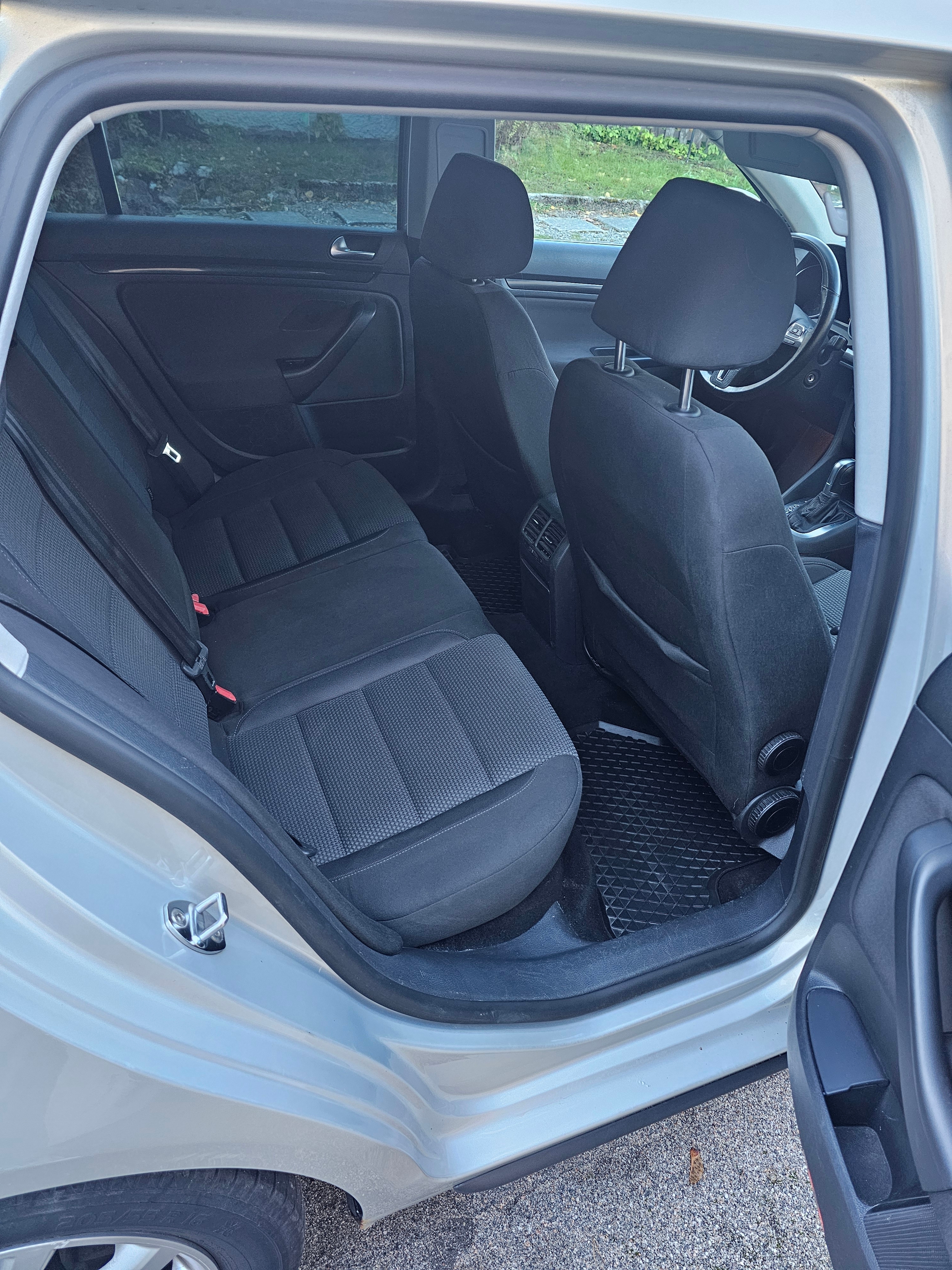 Volkswagen Golf 1.6 TDI 2011, bild 6/8