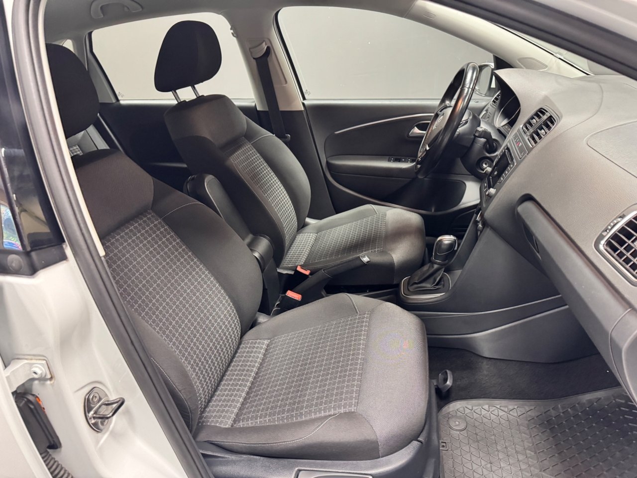 Volkswagen Polo 1.2 TSI 2017, photo 5/9