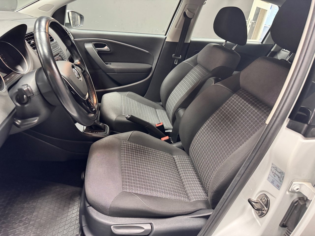 Volkswagen Polo 1.2 TSI 2017, photo 8/9