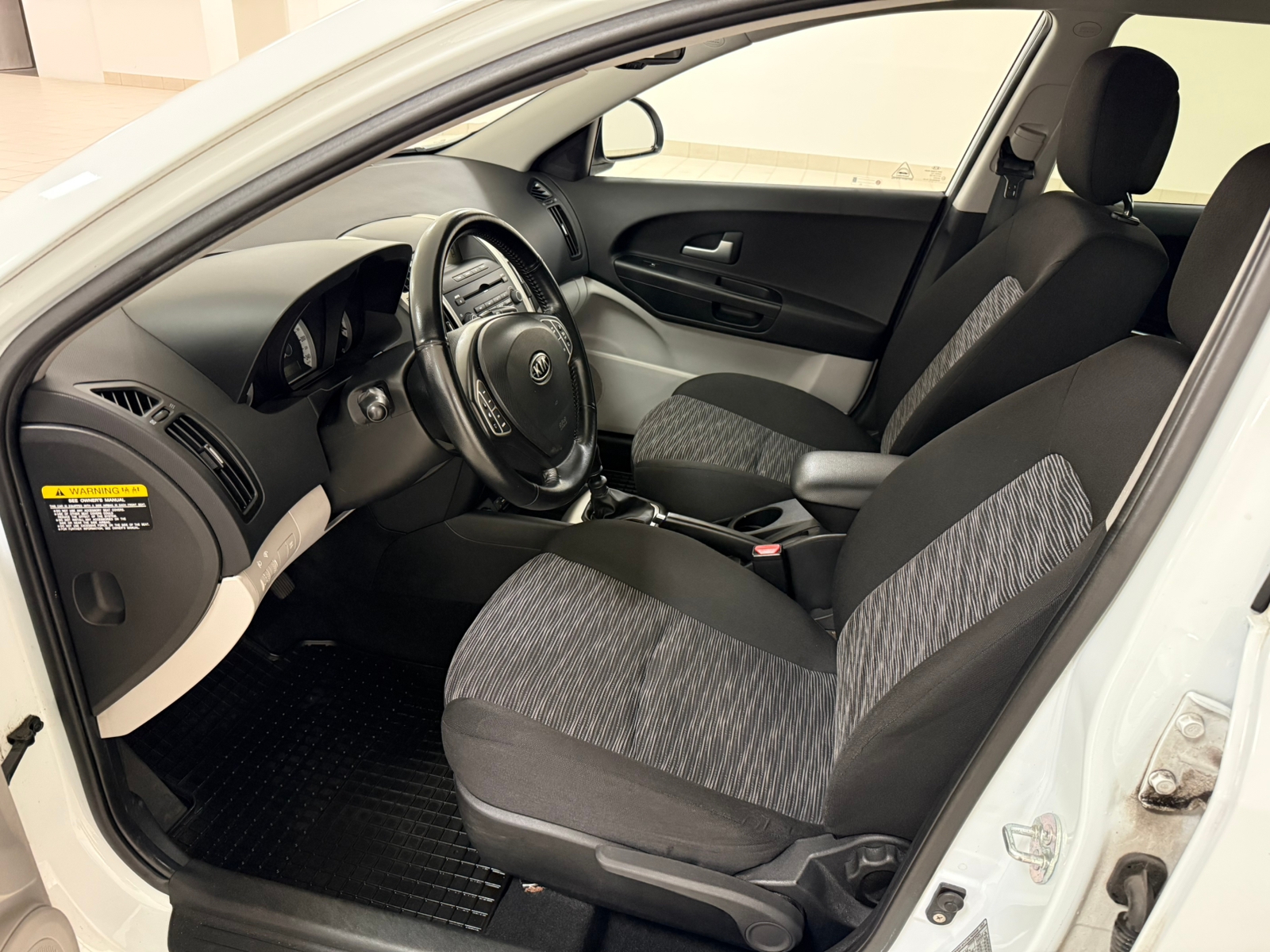 Kia Ceed 1.6 CRDi 115 2009, bild 5/8