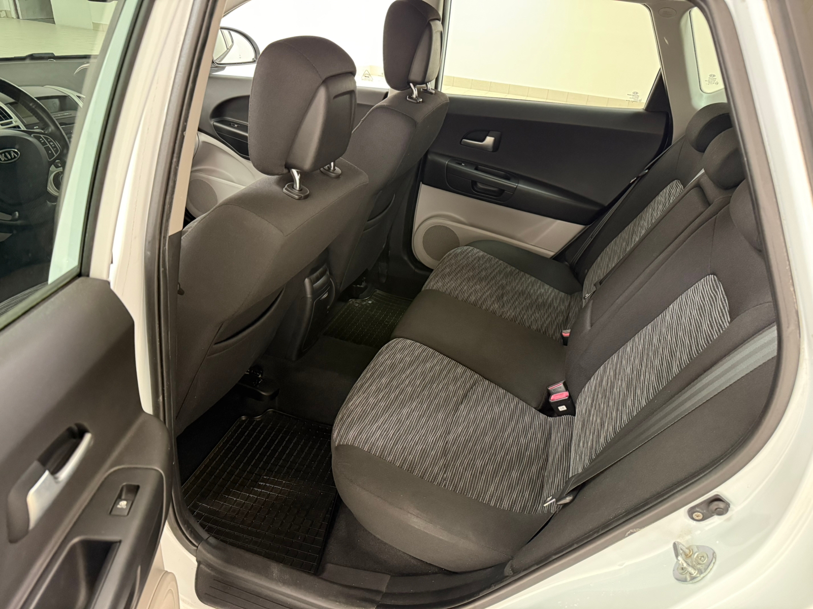Kia Ceed 1.6 CRDi 115 2009, bild 6/8