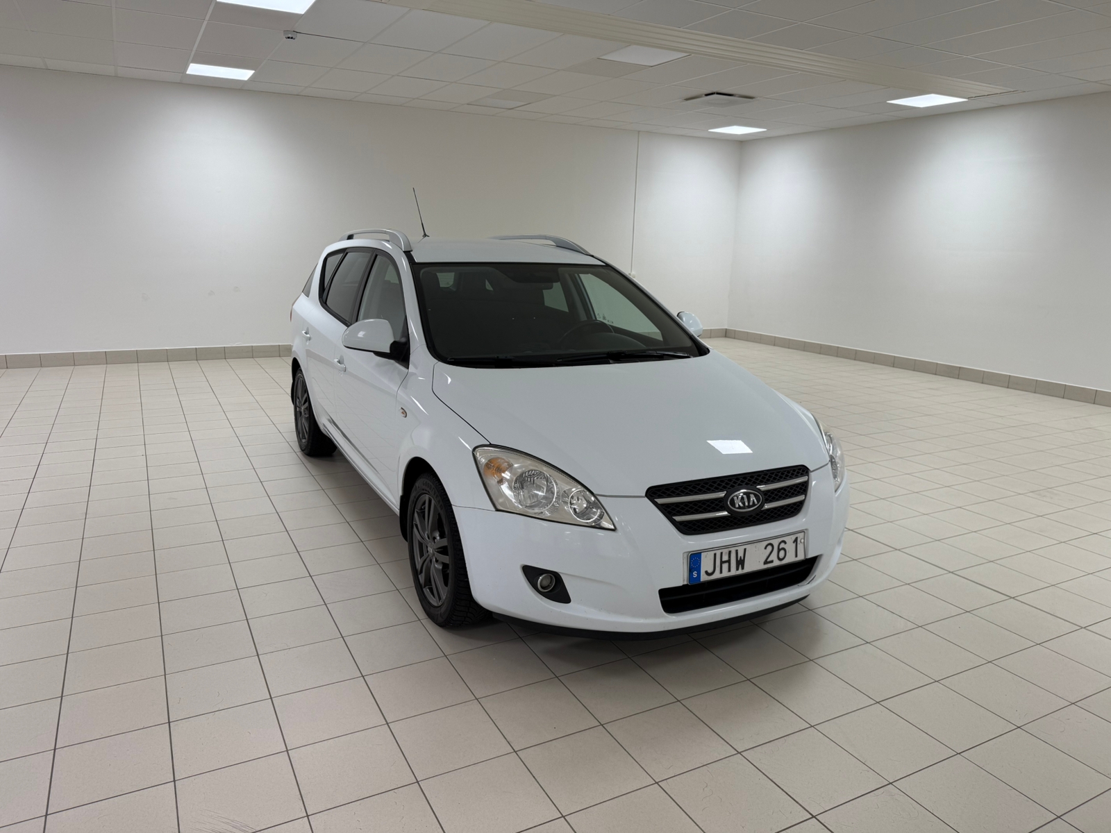 Kia Ceed 1.6 CRDi 115 2009, bild 2/8