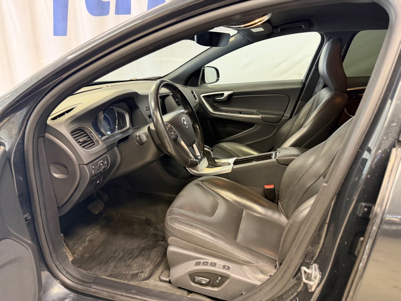 Volvo V60 D4 Summum Business Advanced 2017, bild 5/10