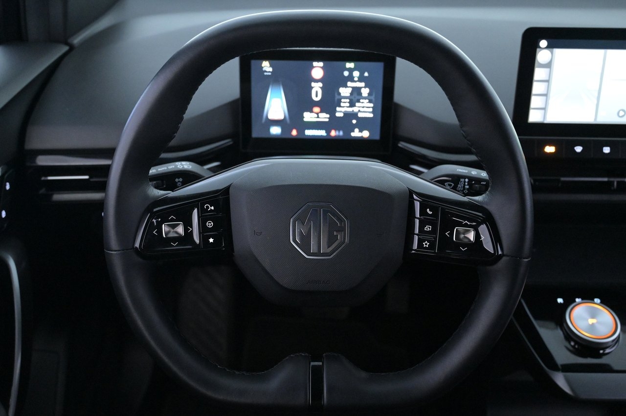 MG MG4 Electric Luxury 2023, bild 7/10