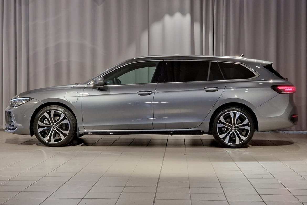 Volkswagen Passat 1.5 eHybrid R-Line 2027, kuva 2/10