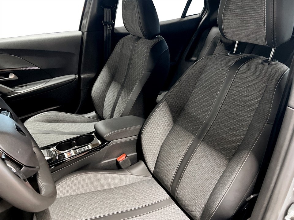 Peugeot 2008 1.2 PureTech 130 Allure 2025, bild 5/10