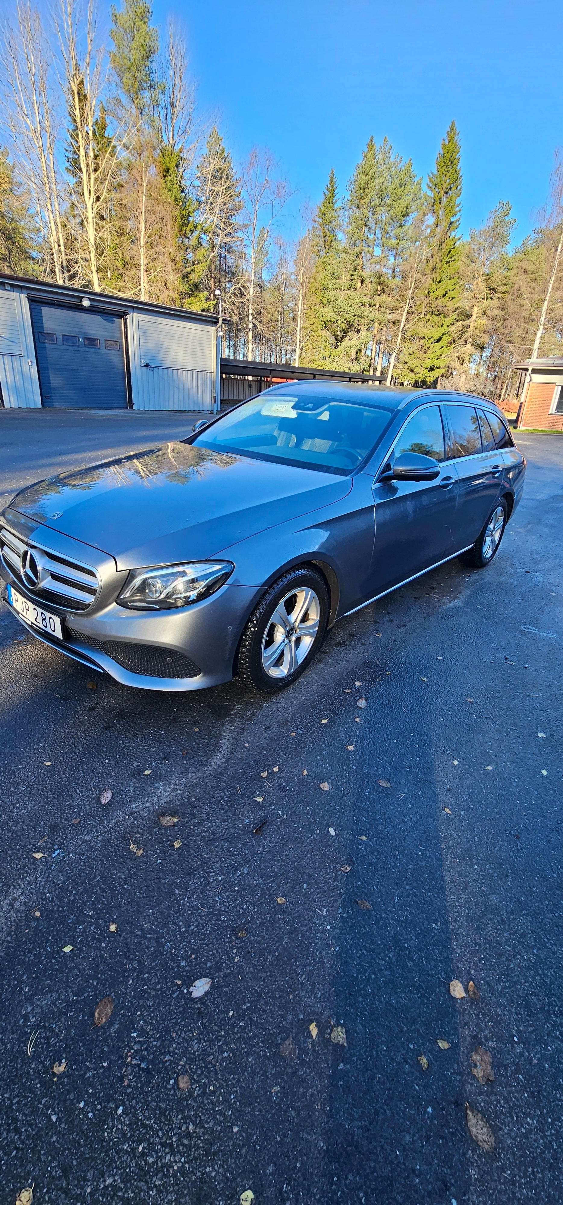 Mercedes-Benz E 220 d 2017, bild 2/4