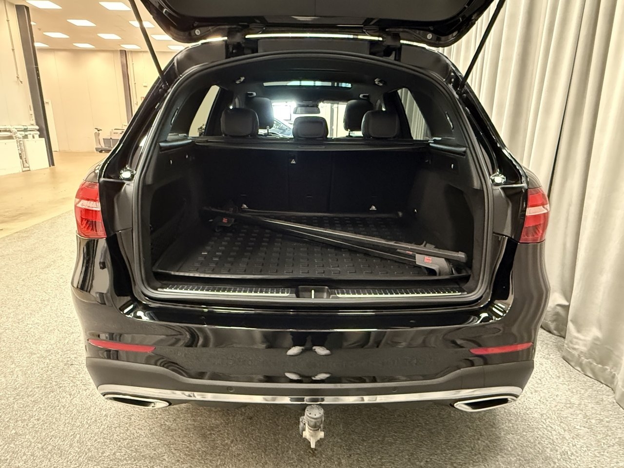 Mercedes-Benz GLC 220 d AMG 2018, bild 7/10