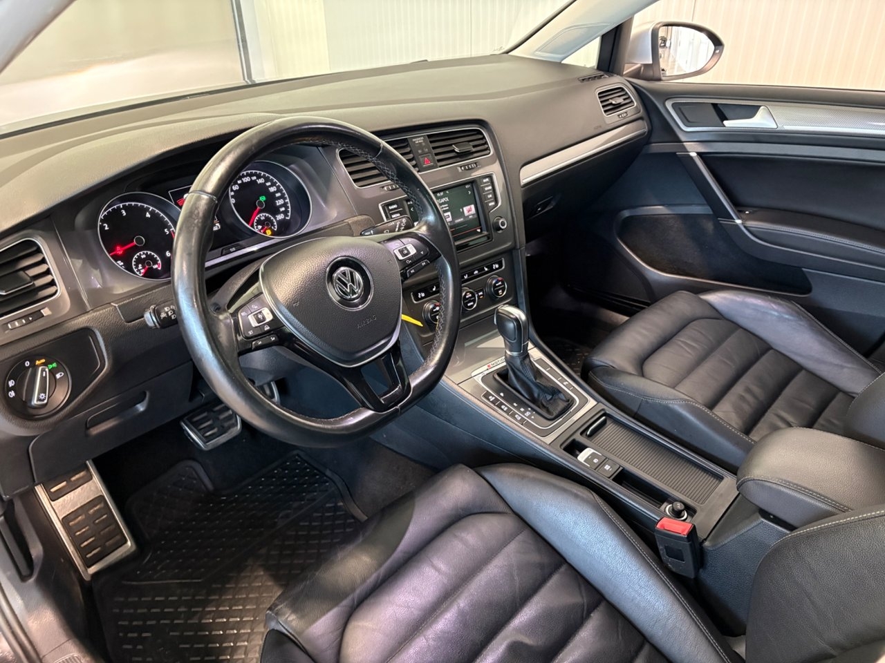 Volkswagen Golf 2.0 TDI 2016, bild 7/10