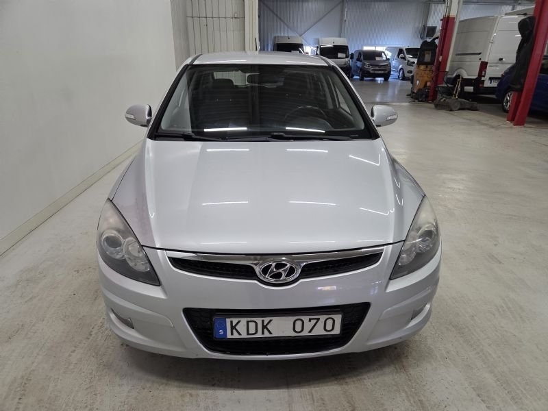 Hyundai i30 1.6 CRDi 2010, bild 2/10