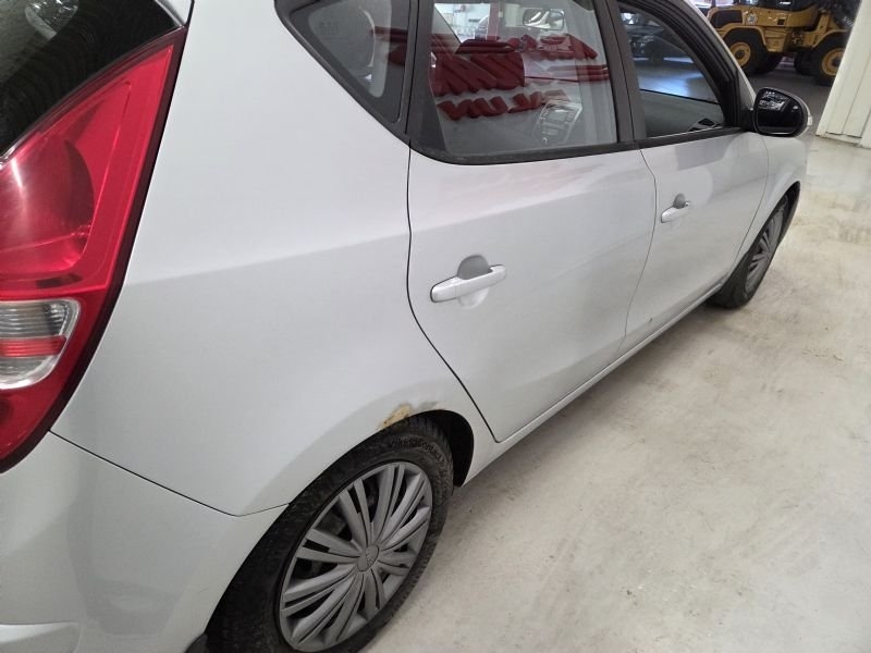 Hyundai i30 1.6 CRDi 2010, bild 6/10