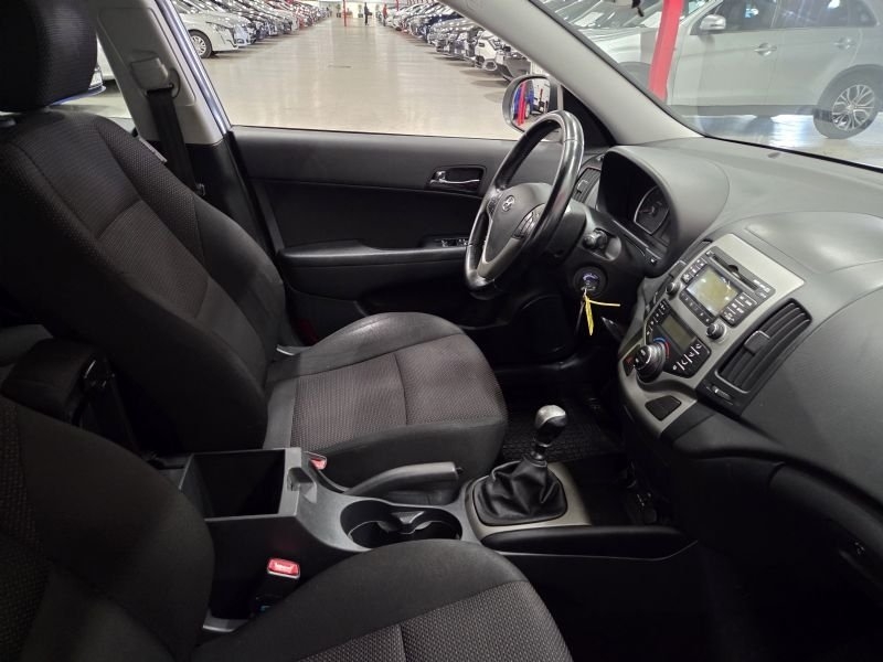 Hyundai i30 1.6 CRDi 2010, bild 4/10