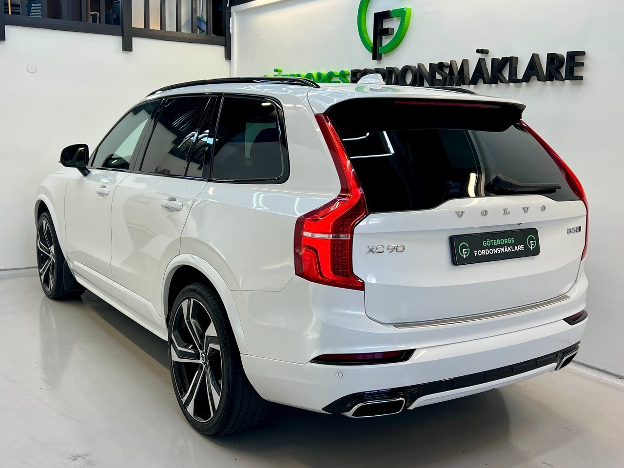 Volvo XC90 R Design 2020, bild 2/10