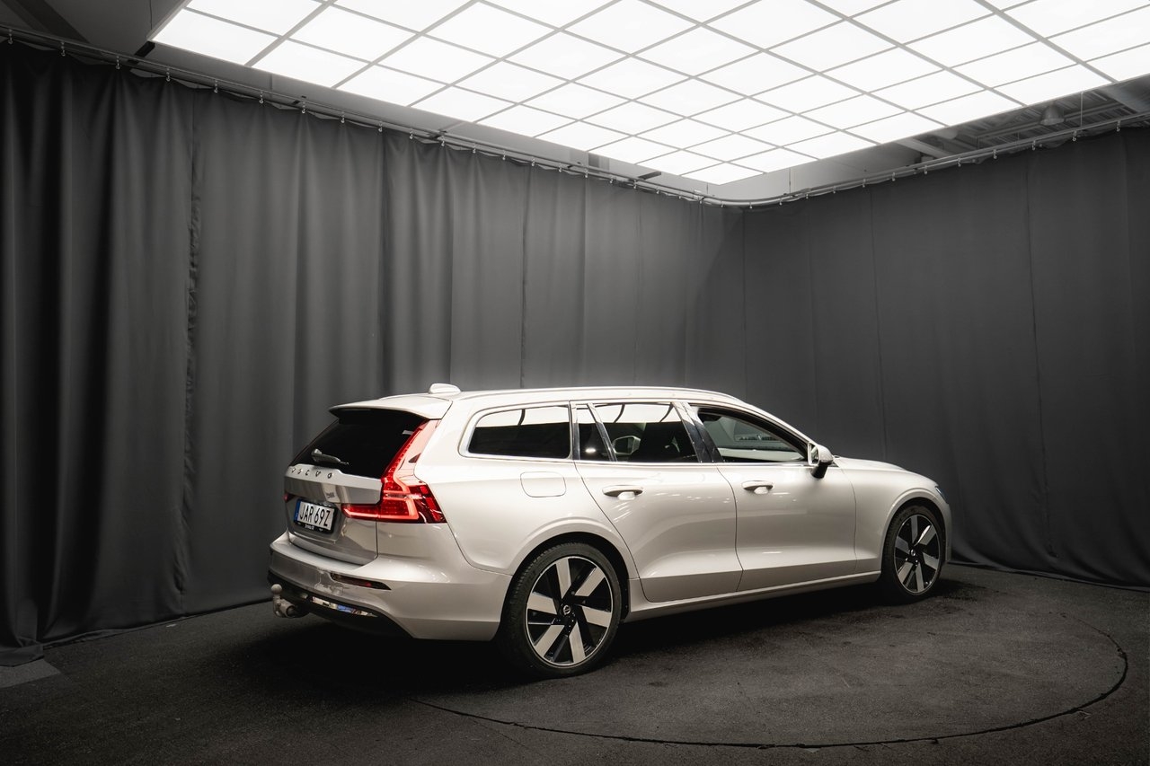 Volvo V60 T6 Core 2024, bild 7/10