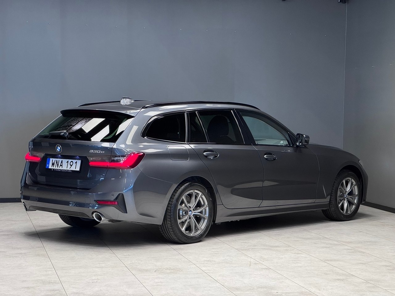 BMW 330e Sport Line 2021, kuva 2/10