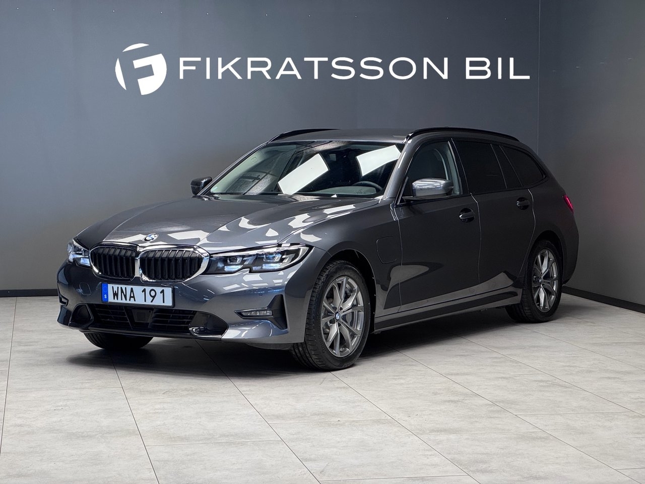 BMW 330e