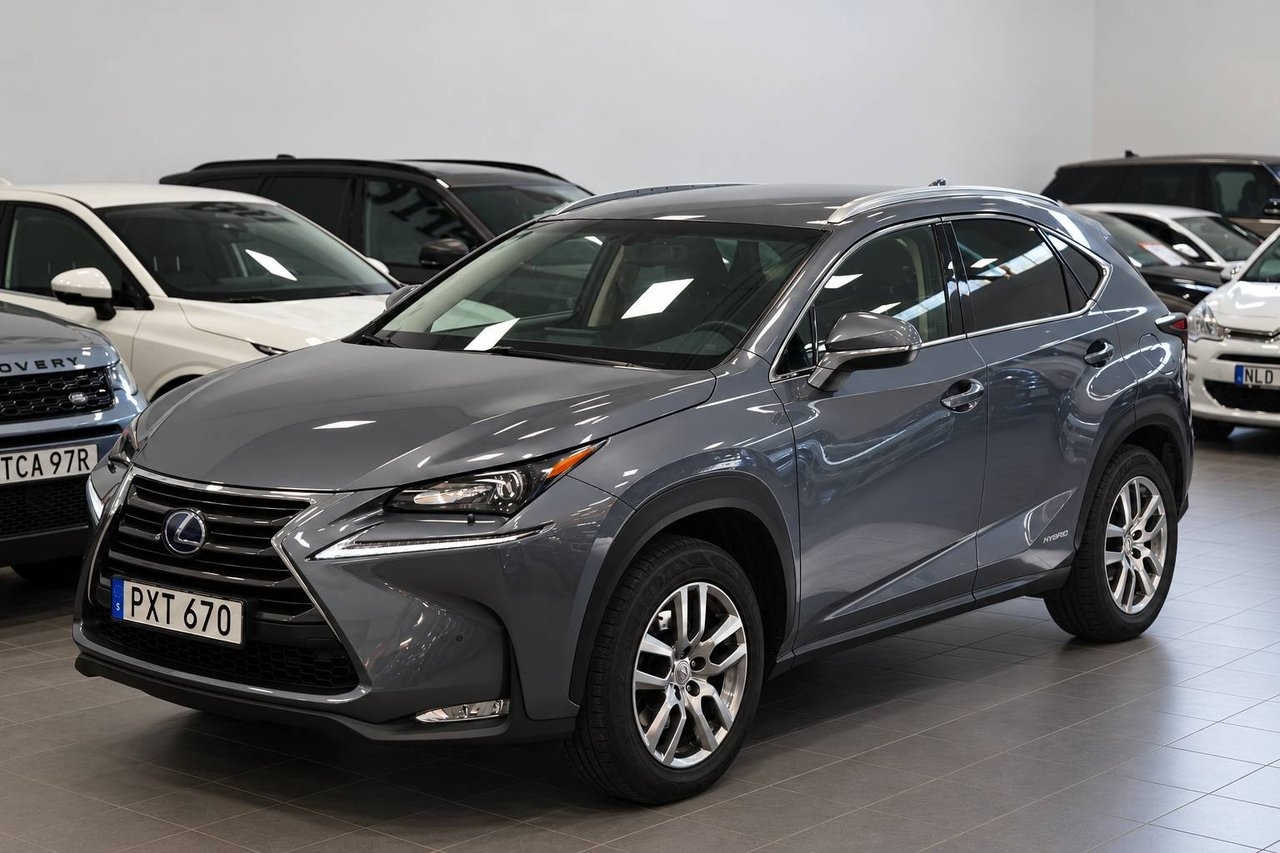 Lexus NX 300h Executive 2015, bild 2/10