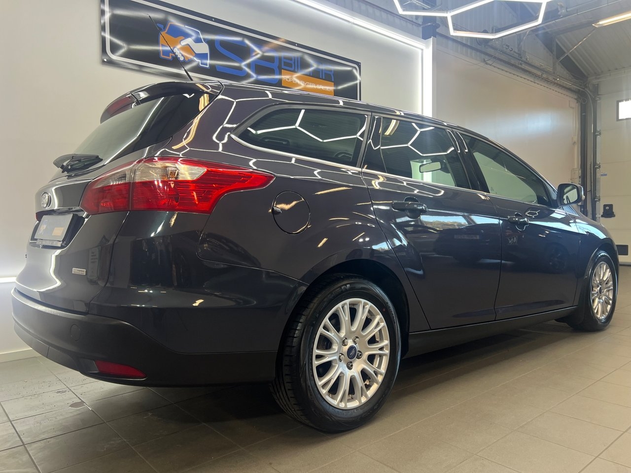 Ford Focus 1.0 EcoBoost Titanium 2012, bild 5/10