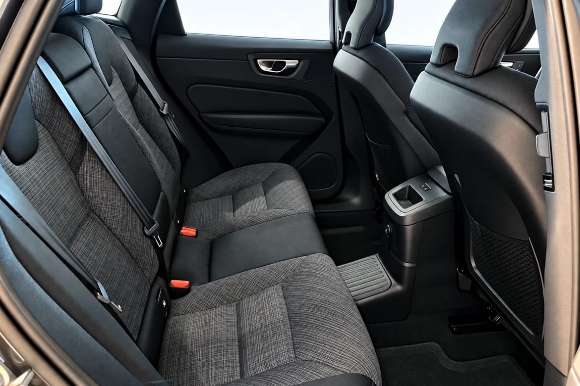 Volvo XC60 T6 Core Special Edition 2025, bild 7/10