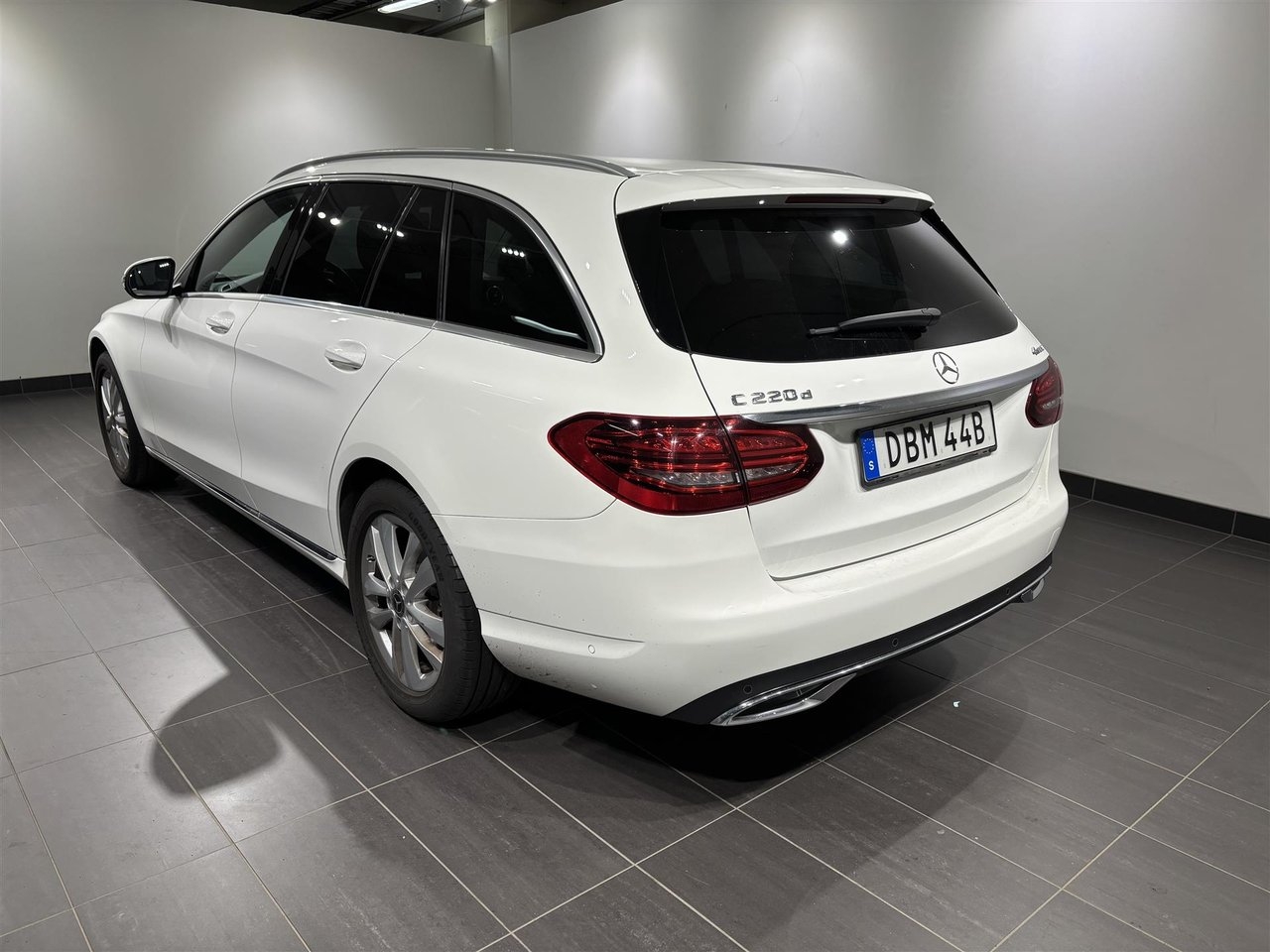 Mercedes-Benz C 220 d Avantgarde 2019, bild 2/2