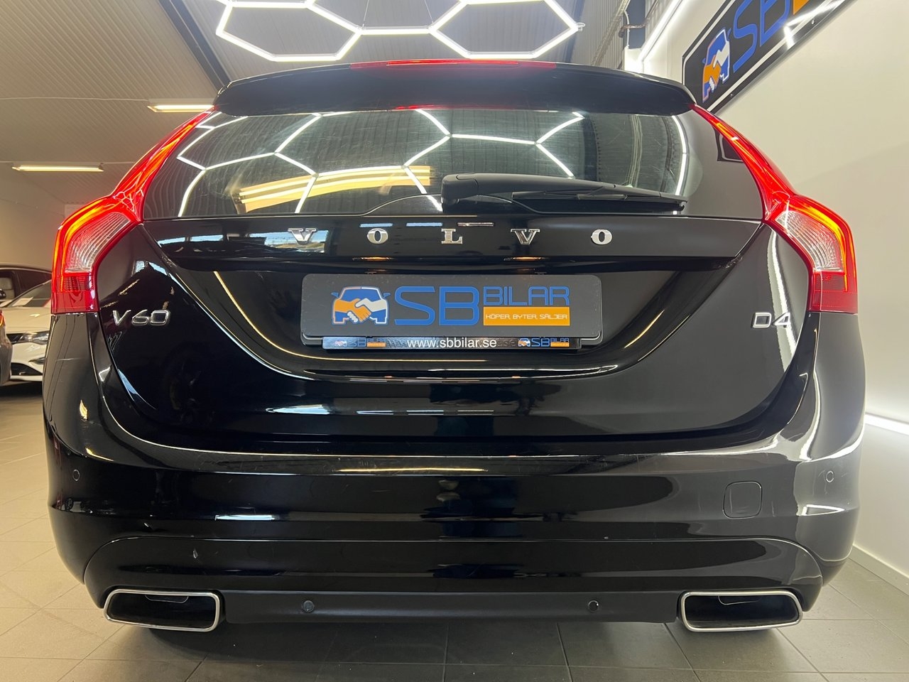 Volvo V60 D4 Momentum 2016, kuva 4/10