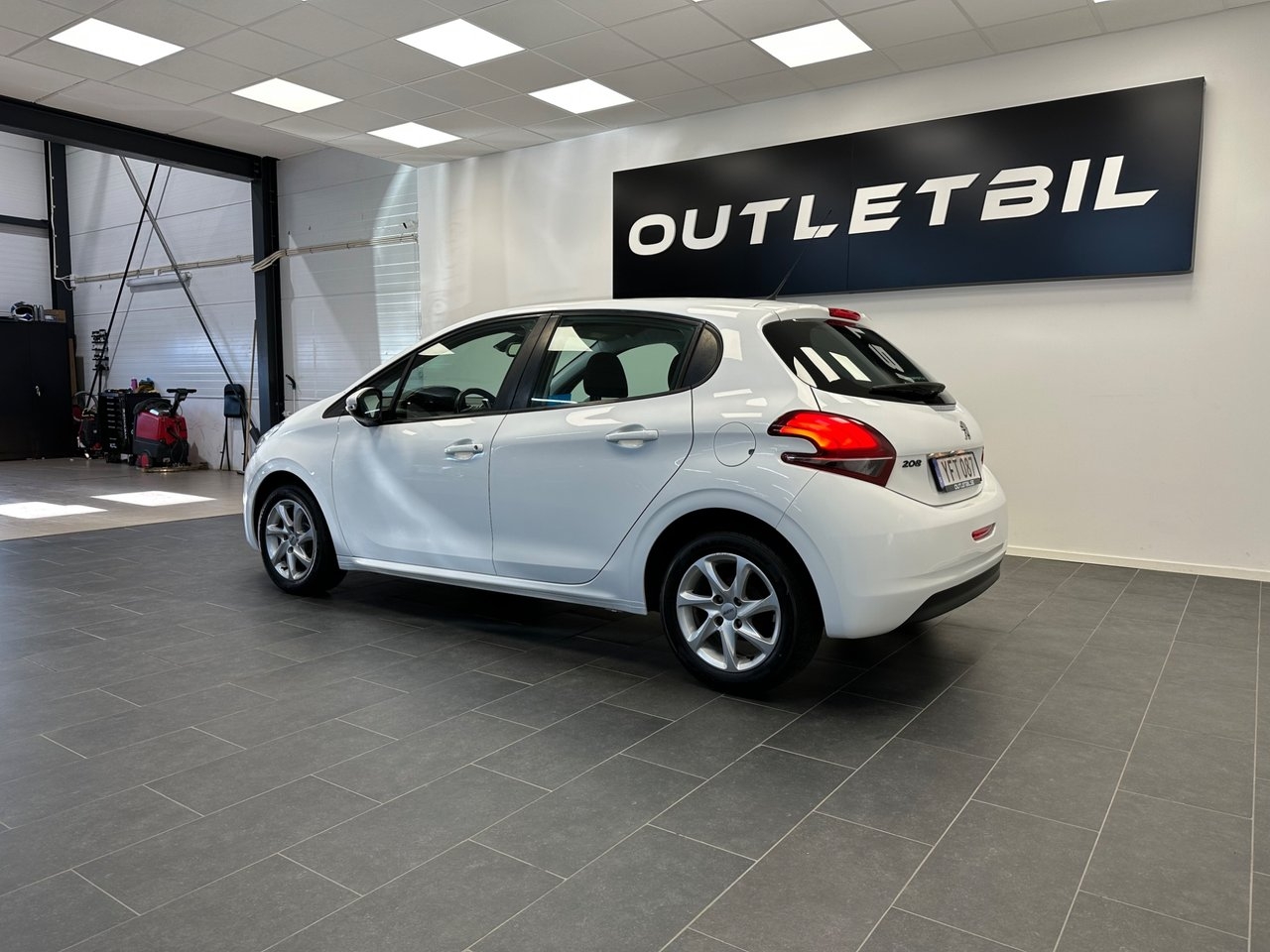 Peugeot 208 1.2 PureTech 82 2016, bild 4/10